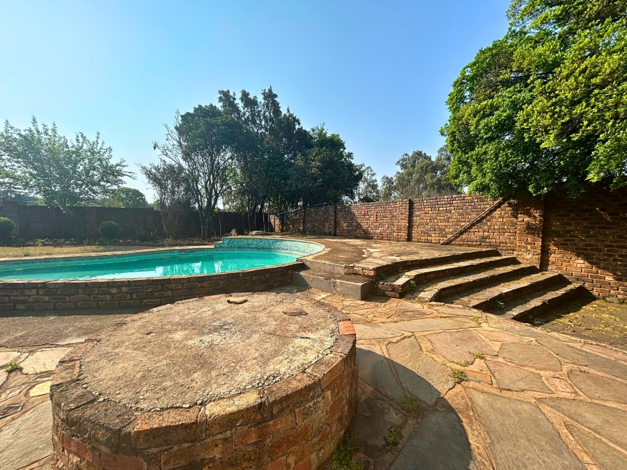 6 Bedroom Property for Sale in Gerardsville Gauteng