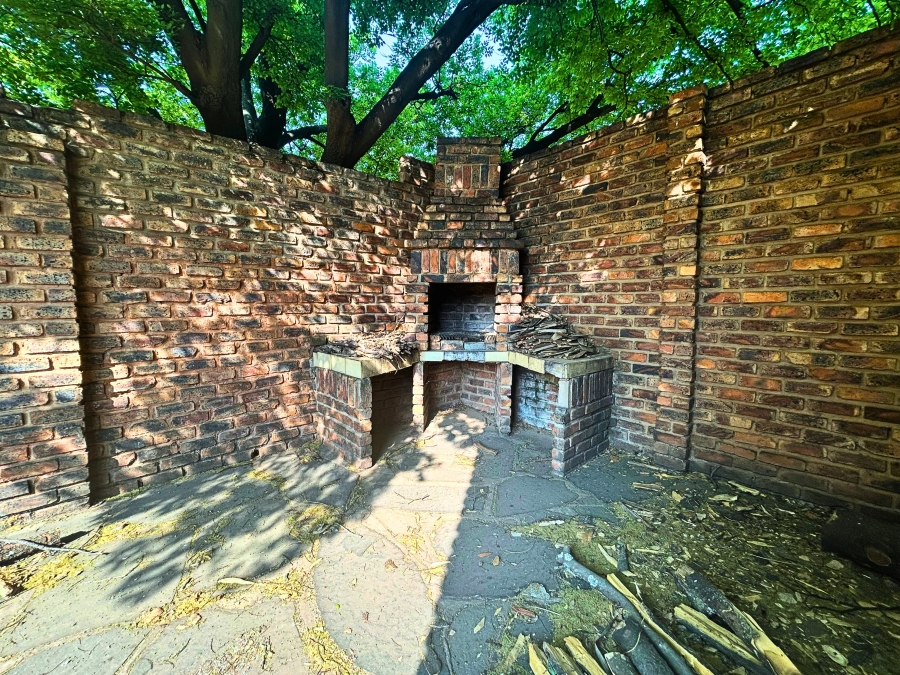 6 Bedroom Property for Sale in Gerardsville Gauteng