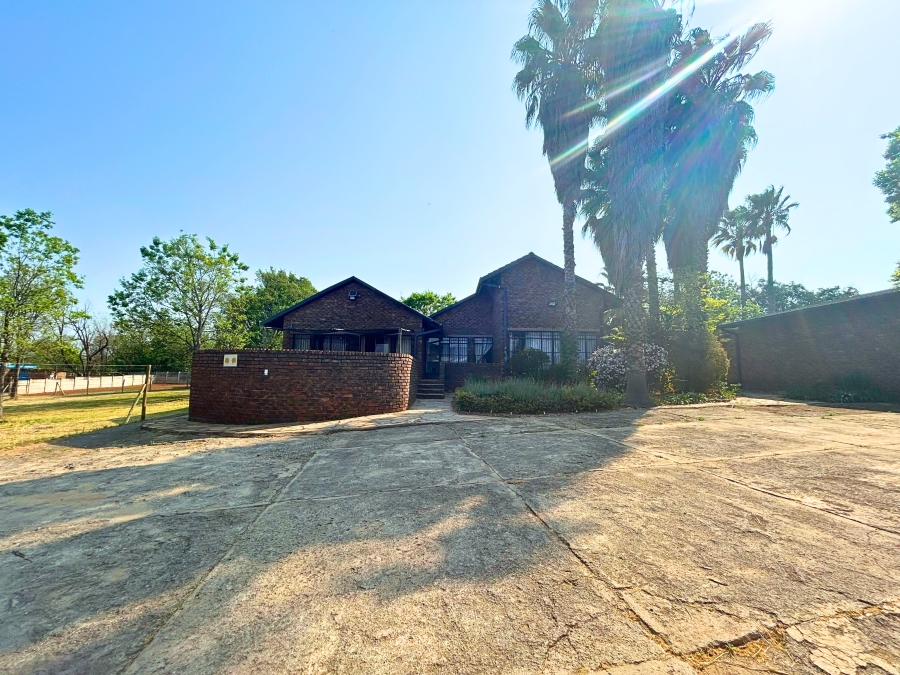 6 Bedroom Property for Sale in Gerardsville Gauteng