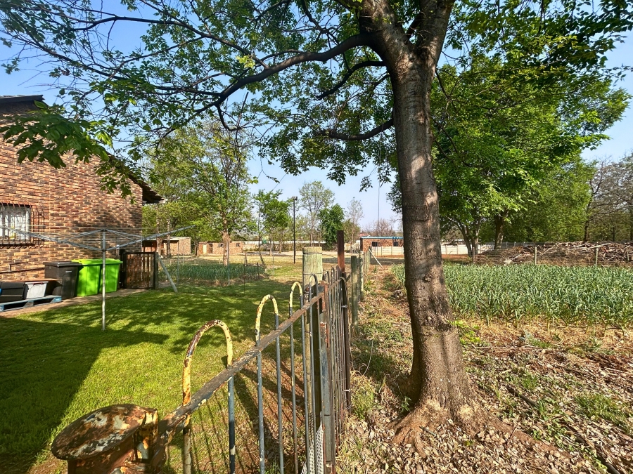 6 Bedroom Property for Sale in Gerardsville Gauteng