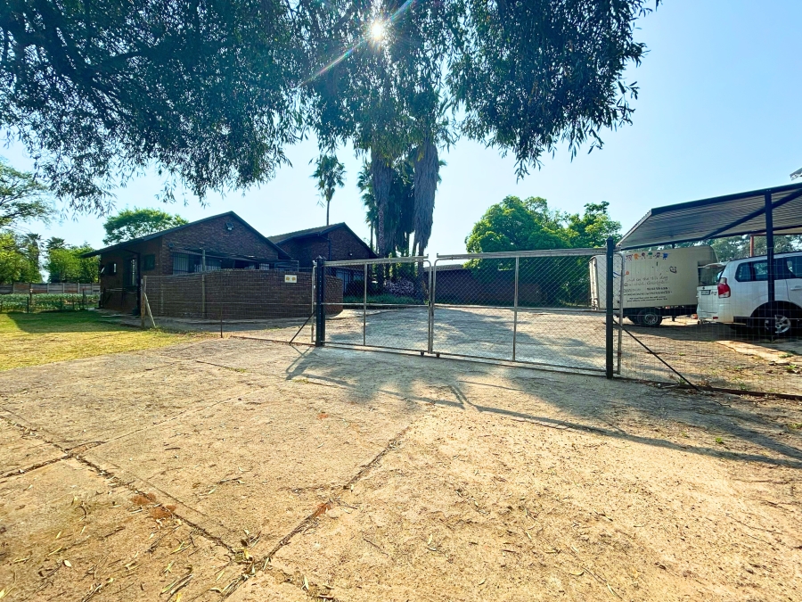 6 Bedroom Property for Sale in Gerardsville Gauteng