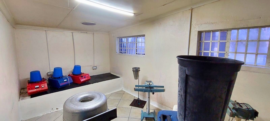 6 Bedroom Property for Sale in Gerardsville Gauteng