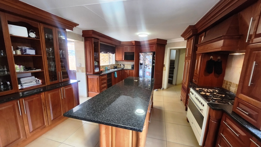 4 Bedroom Property for Sale in Eldoraigne Gauteng