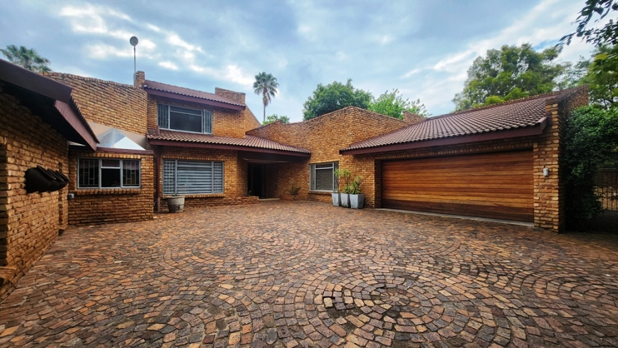 4 Bedroom Property for Sale in Eldoraigne Gauteng