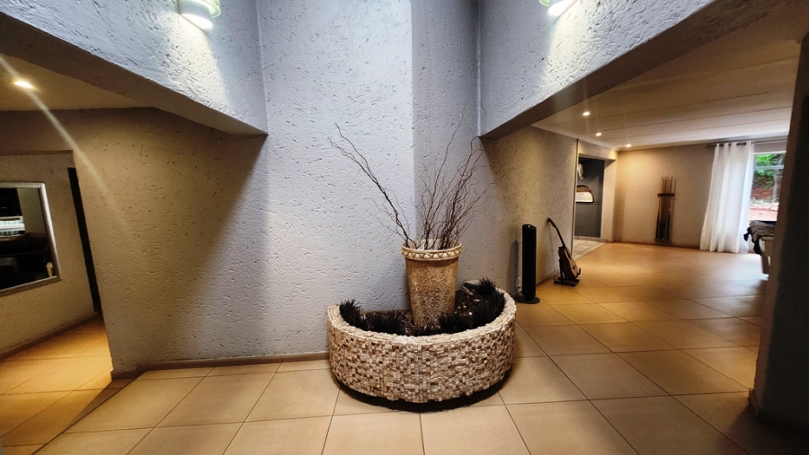 4 Bedroom Property for Sale in Eldoraigne Gauteng