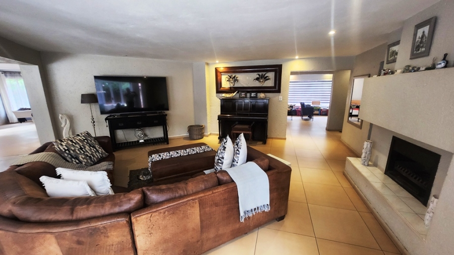 4 Bedroom Property for Sale in Eldoraigne Gauteng