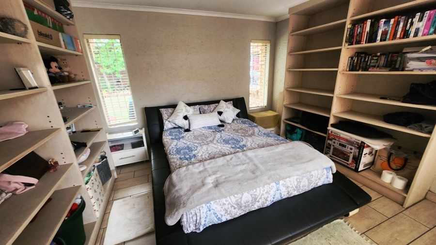 4 Bedroom Property for Sale in Eldoraigne Gauteng