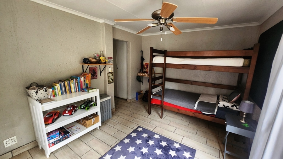 4 Bedroom Property for Sale in Eldoraigne Gauteng