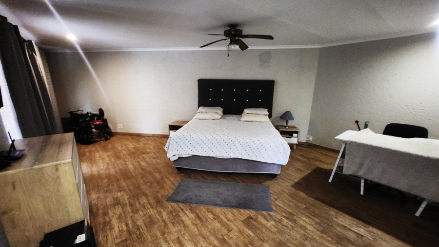 4 Bedroom Property for Sale in Eldoraigne Gauteng