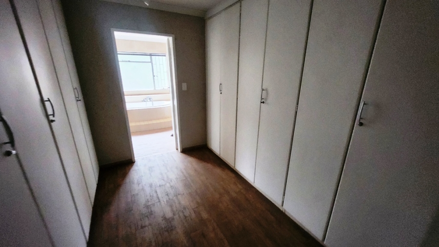 4 Bedroom Property for Sale in Eldoraigne Gauteng