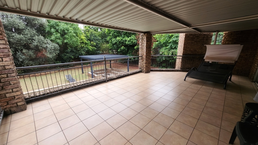 4 Bedroom Property for Sale in Eldoraigne Gauteng
