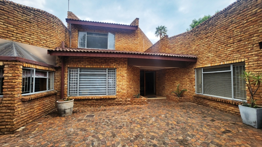 4 Bedroom Property for Sale in Eldoraigne Gauteng