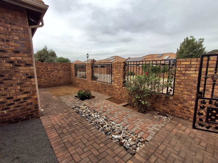 To Let 3 Bedroom Property for Rent in Bartlett Gauteng