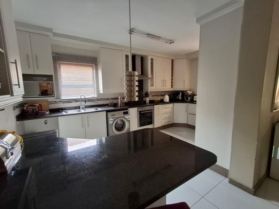 To Let 3 Bedroom Property for Rent in Bartlett Gauteng