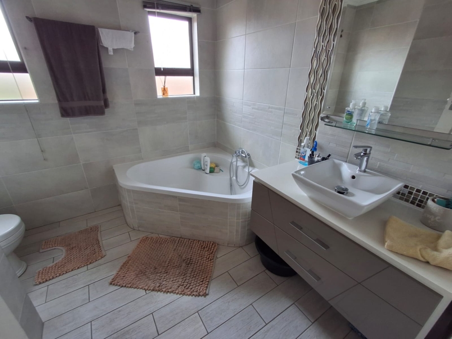 To Let 3 Bedroom Property for Rent in Bartlett Gauteng