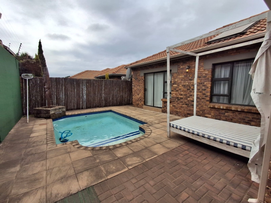 To Let 3 Bedroom Property for Rent in Bartlett Gauteng