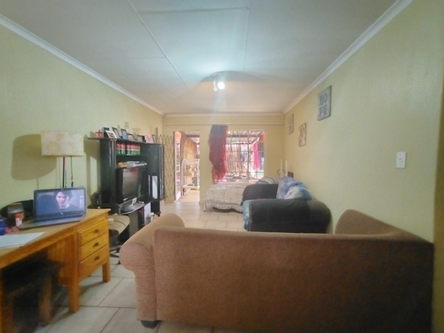 2 Bedroom Property for Sale in Doornpoort Gauteng