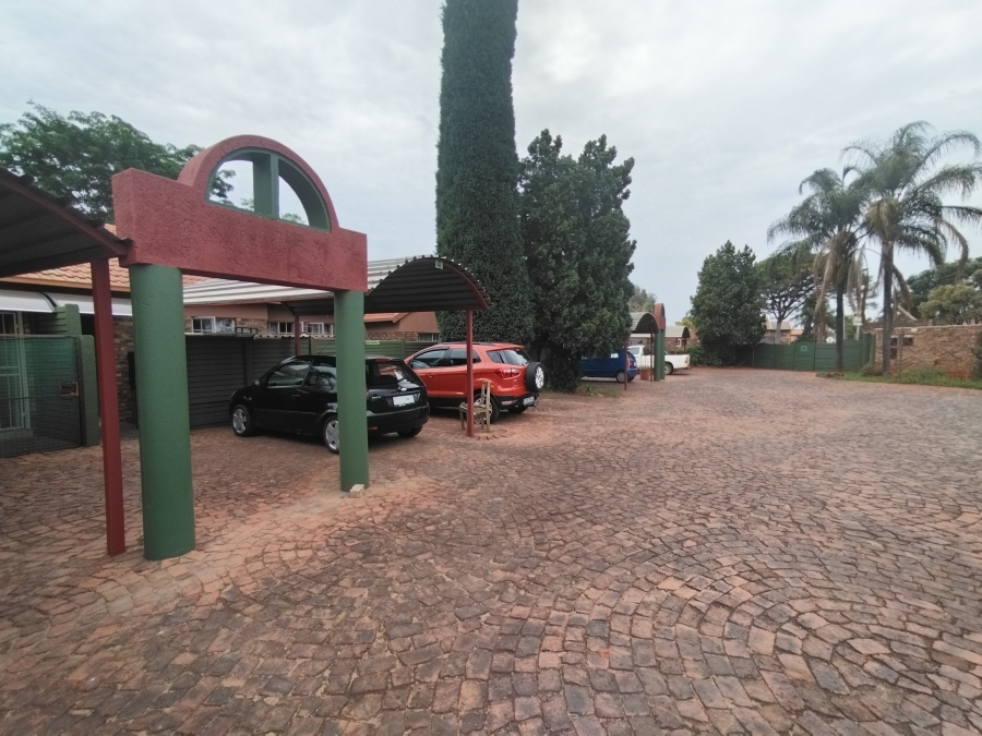 2 Bedroom Property for Sale in Doornpoort Gauteng