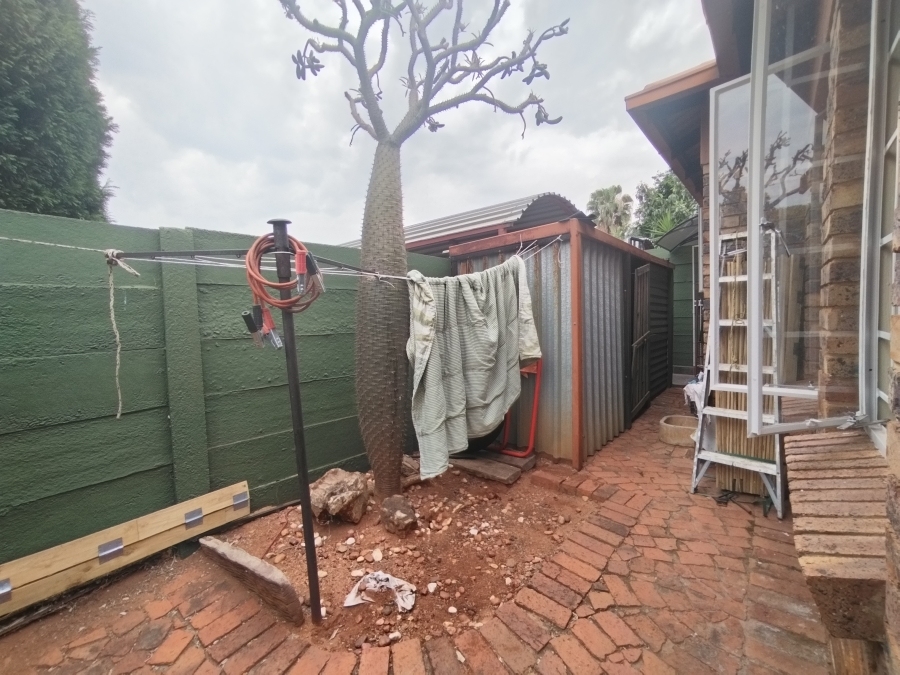 2 Bedroom Property for Sale in Doornpoort Gauteng