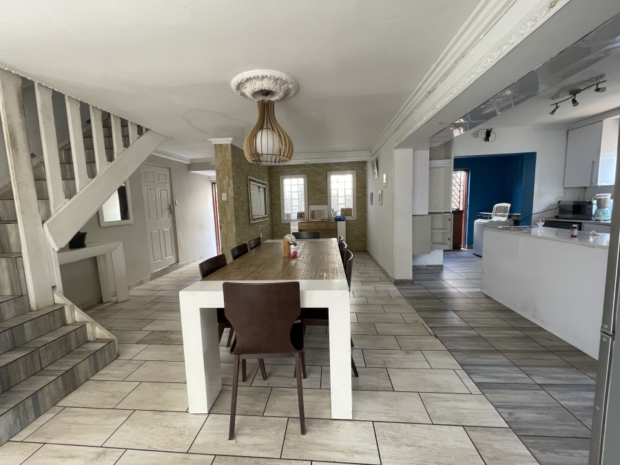 5 Bedroom Property for Sale in Buccleuch Gauteng