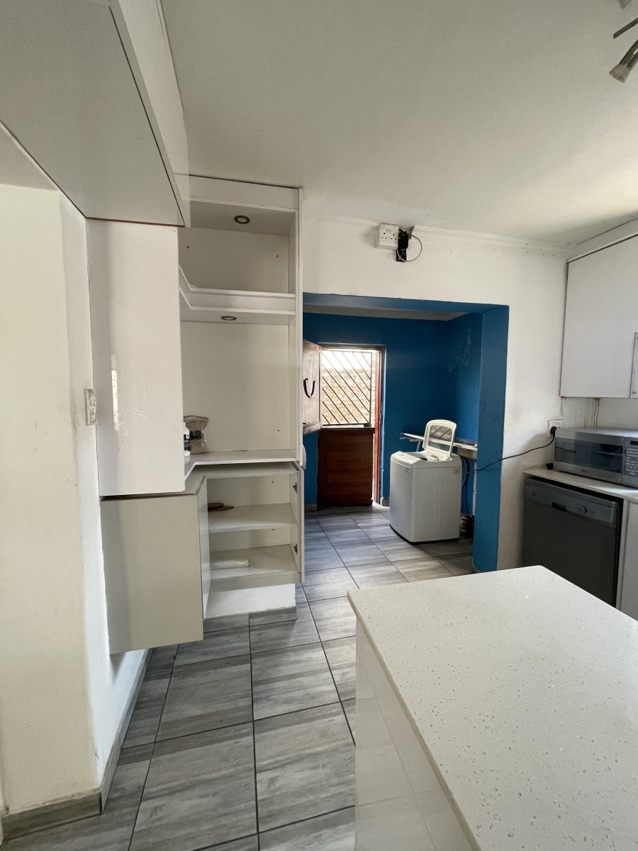 5 Bedroom Property for Sale in Buccleuch Gauteng