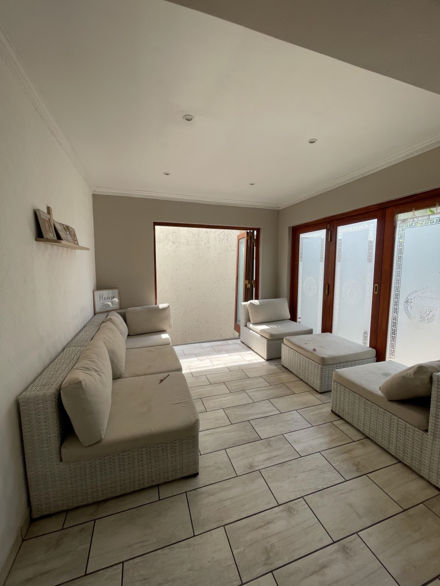 5 Bedroom Property for Sale in Buccleuch Gauteng