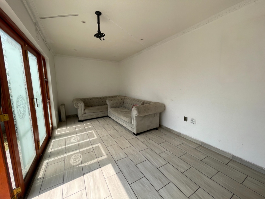 5 Bedroom Property for Sale in Buccleuch Gauteng