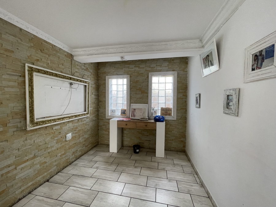 5 Bedroom Property for Sale in Buccleuch Gauteng