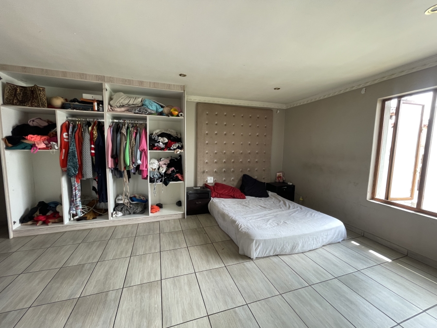 5 Bedroom Property for Sale in Buccleuch Gauteng