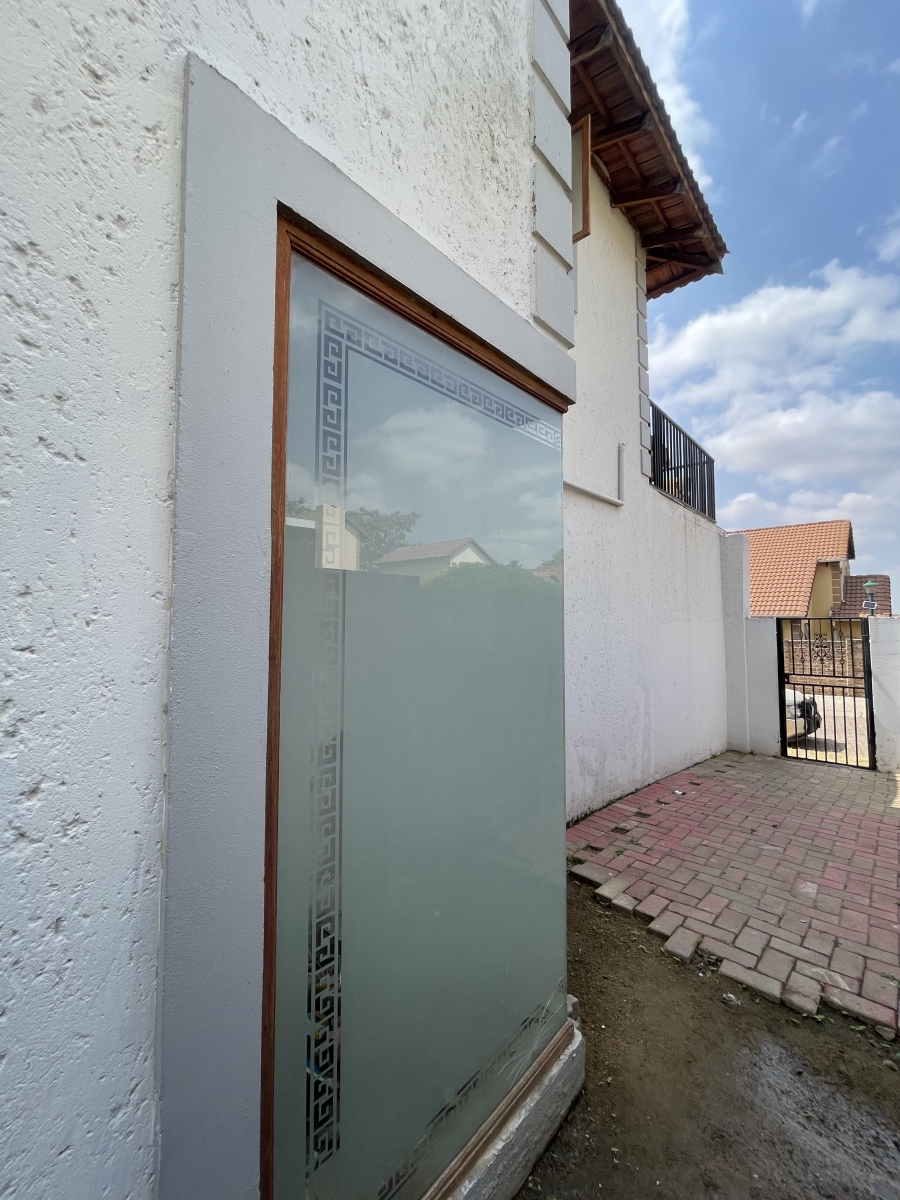 5 Bedroom Property for Sale in Buccleuch Gauteng