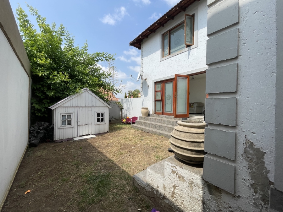 5 Bedroom Property for Sale in Buccleuch Gauteng