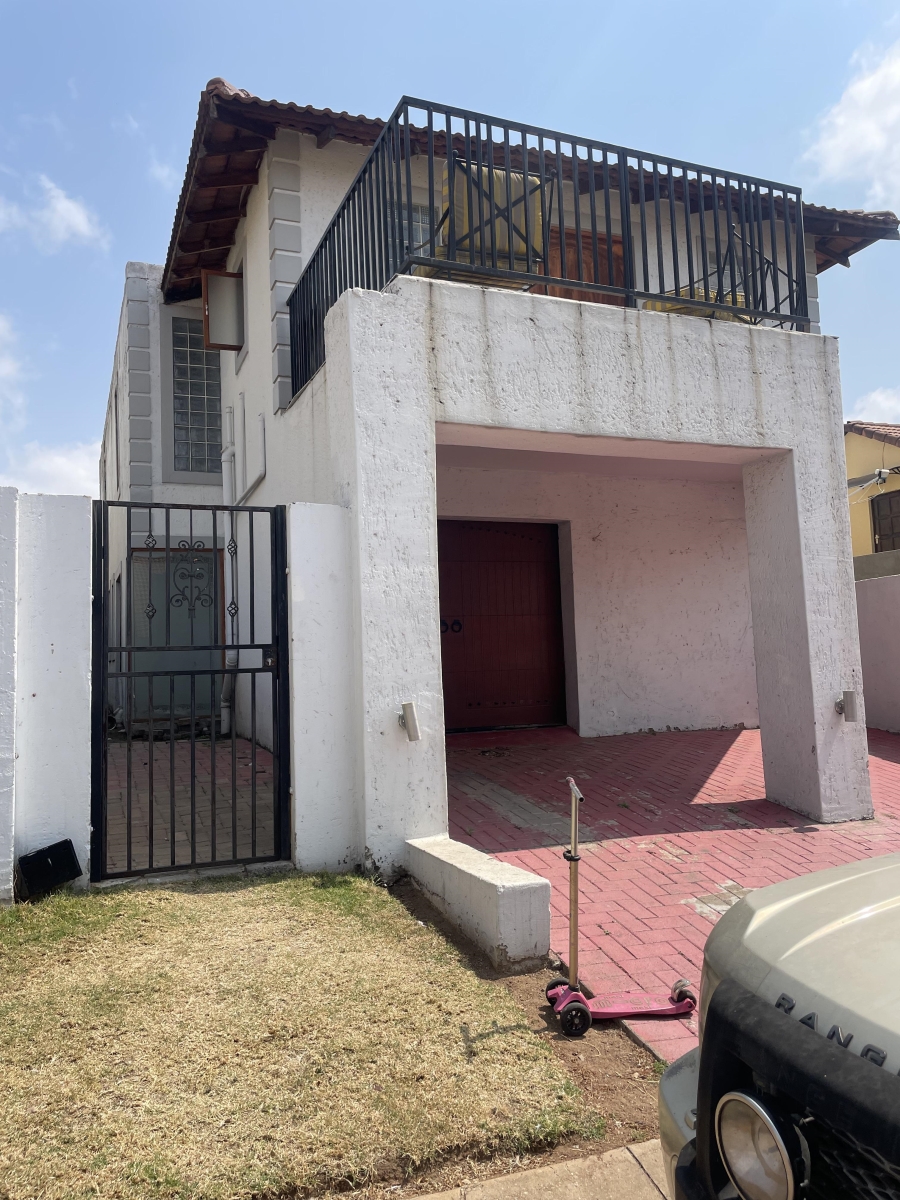 5 Bedroom Property for Sale in Buccleuch Gauteng