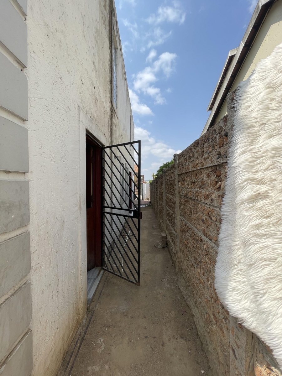5 Bedroom Property for Sale in Buccleuch Gauteng