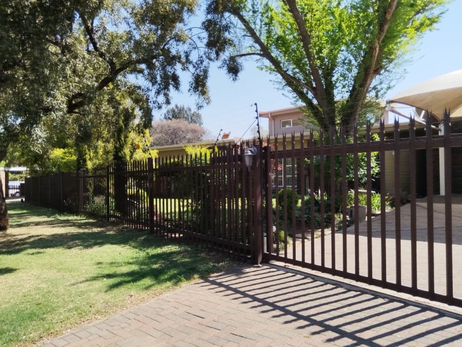 6 Bedroom Property for Sale in Vanderbijlpark SE 2 Gauteng