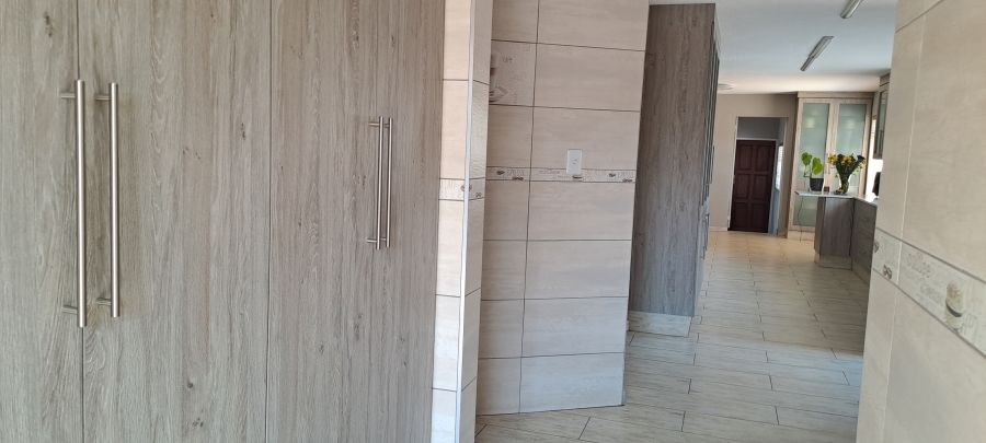 4 Bedroom Property for Sale in Kenleaf Gauteng