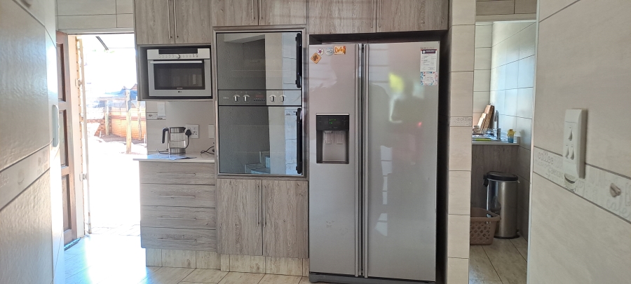 4 Bedroom Property for Sale in Kenleaf Gauteng