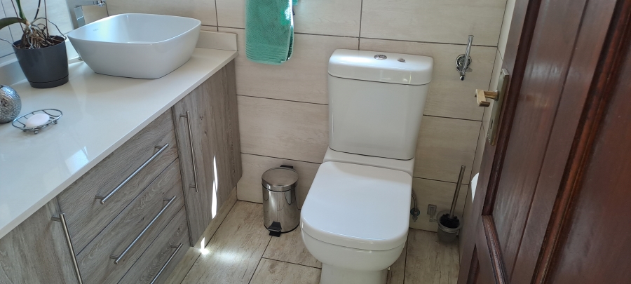 4 Bedroom Property for Sale in Kenleaf Gauteng