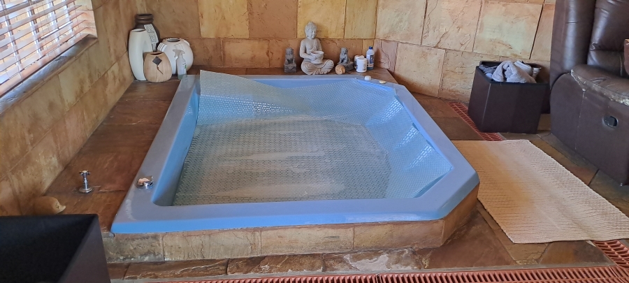4 Bedroom Property for Sale in Kenleaf Gauteng
