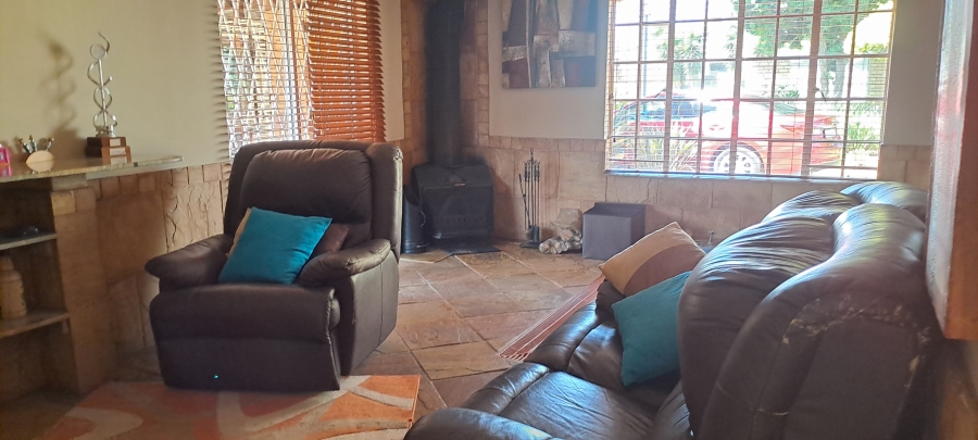 4 Bedroom Property for Sale in Kenleaf Gauteng