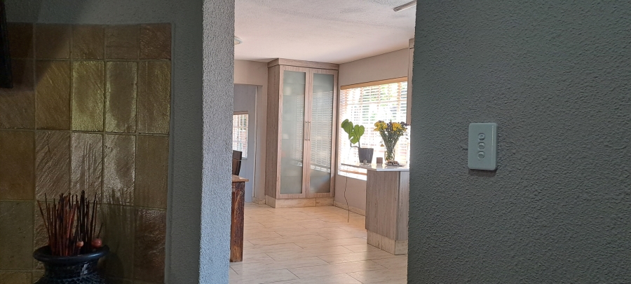 4 Bedroom Property for Sale in Kenleaf Gauteng
