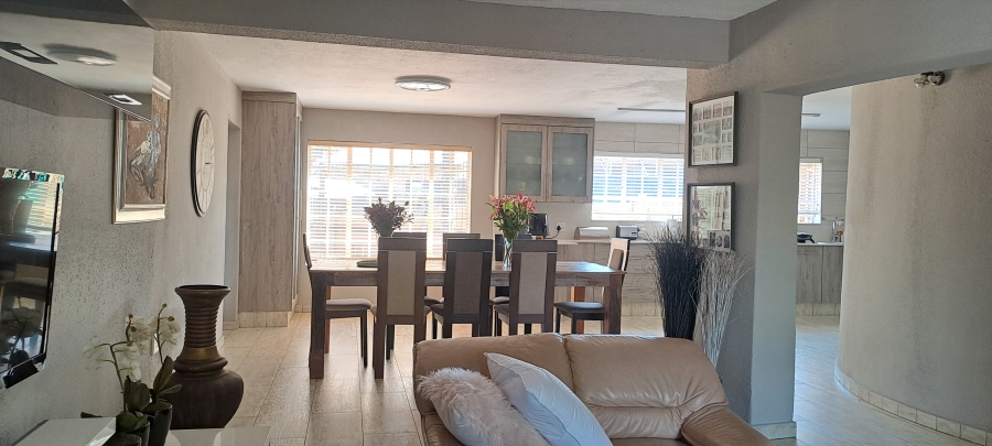 4 Bedroom Property for Sale in Kenleaf Gauteng