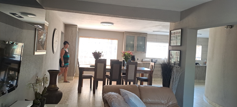 4 Bedroom Property for Sale in Kenleaf Gauteng