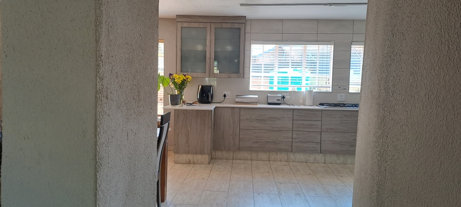 4 Bedroom Property for Sale in Kenleaf Gauteng