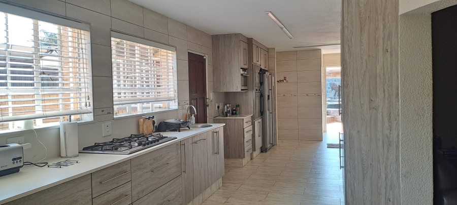 4 Bedroom Property for Sale in Kenleaf Gauteng