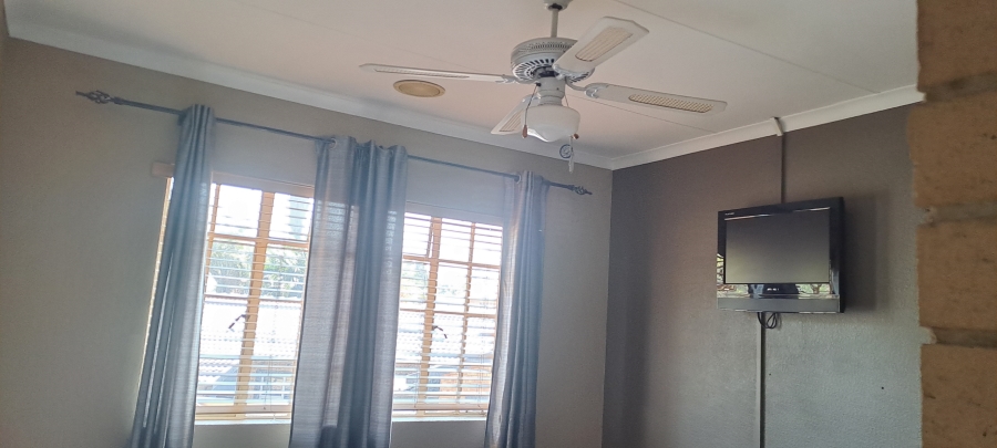 4 Bedroom Property for Sale in Kenleaf Gauteng