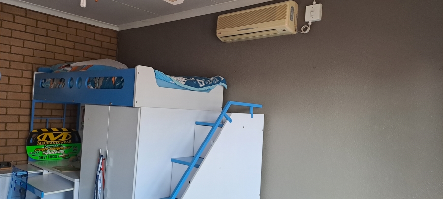 4 Bedroom Property for Sale in Kenleaf Gauteng