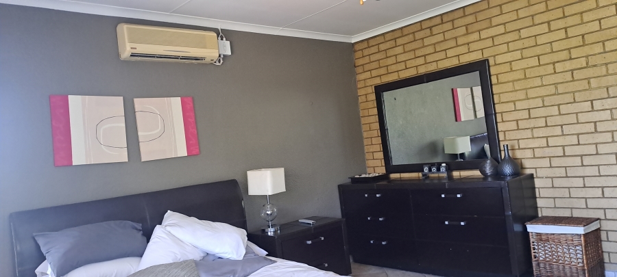 4 Bedroom Property for Sale in Kenleaf Gauteng