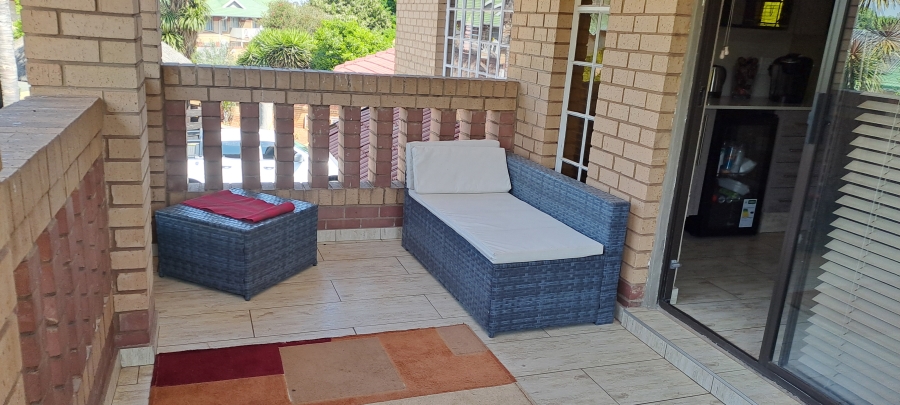 4 Bedroom Property for Sale in Kenleaf Gauteng