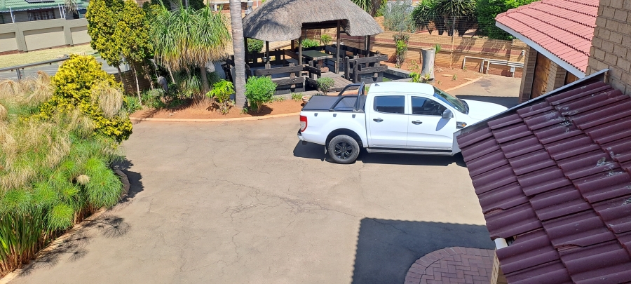 4 Bedroom Property for Sale in Kenleaf Gauteng