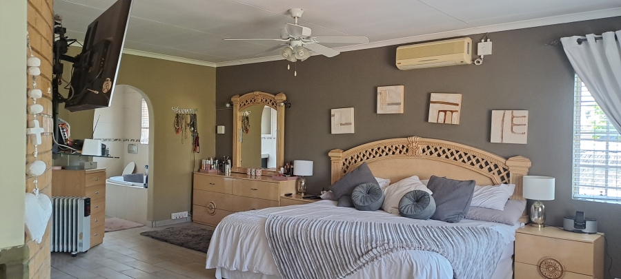 4 Bedroom Property for Sale in Kenleaf Gauteng